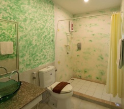 Трёхместная студия односпальная кровать в My Way Hua Hin Music Hotel