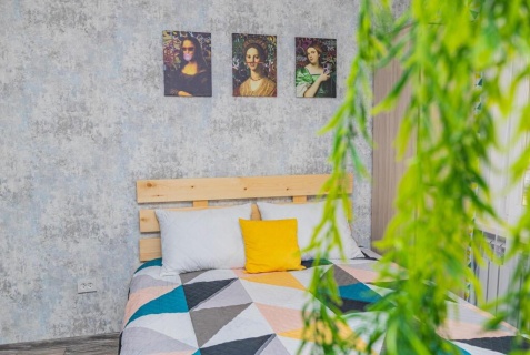Алматы: Апартаменты YourHouse (ЙоХаус) на улице Си Синхая 22