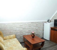 Трехместный полулюкс в Eva