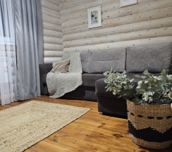 Коттедж с красивым видом из окна в Lякабанья