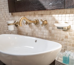 Гостевой дом с горячей купелью и камином в Лепота