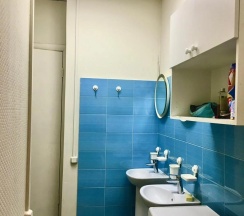 Кровать в 6-местном общем женском номере в Pasternak