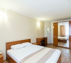 Двухместный полулюкс двуспальная кровать в Рубин