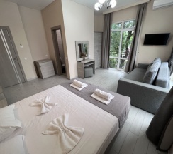 Luxe с балконом в Moon