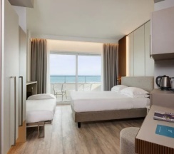 Трёхместный номер Look в Adriatic Palace Hotel