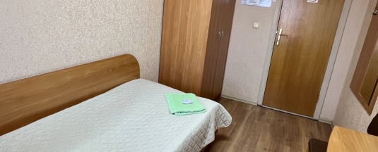 Эконом с односпальной кроватью (сан узел и душевая на этаже) в Ирень