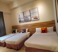 Четырёхместный семейный номер Standard в Rainbow Hotel