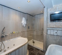 Двухместный номер Deluxe двуспальная кровать в Manor House Hotel