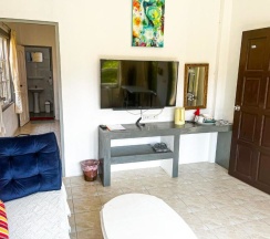 Полулюкс с видом на бассейн в Amy Village Garden Resort