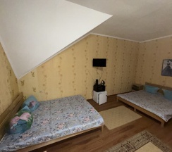 Люкс с сан узлом и ванной (одиннадцатый номер№11 на третьем этаже) в Цимлянский двор