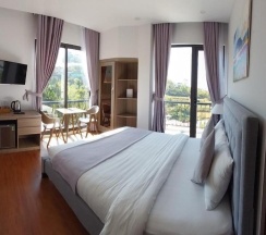 Двухместный номер Standard с видом на горы двуспальная кровать в Amia Hotel