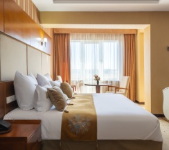Двухместный люкс с балконом двуспальная кровать в Regardal Hotel