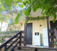 Четырёхместный номер Comfort с балконом в У Комаровых