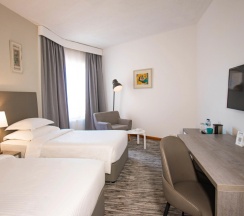 Двухместный номер Premium (2 отдельные кровати) в BM Beach Hotel