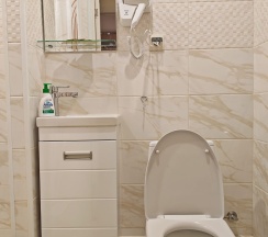 Двухместный номер Делюкс с 1 кроватью и балконом в Space aparts and rooms