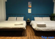 Четырёхместный номер Standard в T-House BKK 2floors near BTS with Swimming pool and Free Wifi