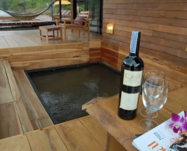 Четырёхместный номер Standard в Boutique Raft Resort