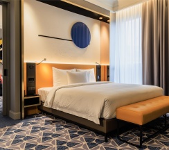 Люкс Амбассадор с балконом в Maidens Hotel Moscow