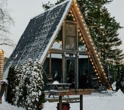 A-FRAME 2 с видом на озеро, большой террасой, гриль зоной и банным чаном в Dream House