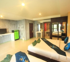 Трёхместный номер Standard в Tharathip Resort