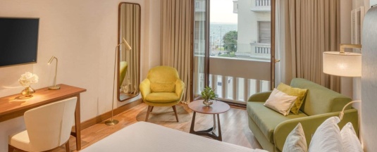 Двухместный номер Superior с частичным видом на море двуспальная кровать в Electra Palace Thessaloniki
