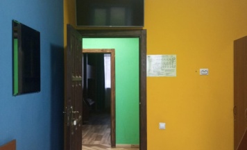 Трехместный номер с 3 односпальными кроватями в Этно хостел