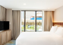 Люкс в Holiday Inn Express and Suites Bangkok Central Pier, an IHG Hotel