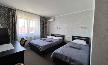 Трехместный номер в Элион