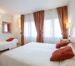 Трёхместный номер Standard в Hotel Ariston