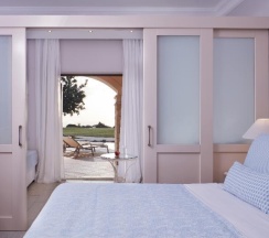 Семейный номер Standard в Aphrodite Hills Hotel