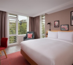 Семейный номер с межкомнатной дверью в Hampton by Hilton Moscow Rogozhsky Val