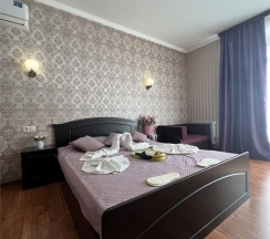 Трехместный улучшенный полулюкс с террасой в Anastasia