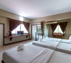 Трёхместный номер Standard в Best LD Hotel