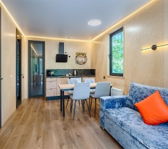 Зеркальный Дом большой в Хвоя