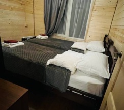 Четырёхместный коттедж с 2 комнатами с красивым видом из окна в Forest house resort