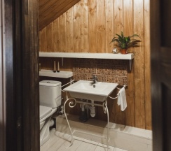 Четырёхместный номер Superior с красивым видом из окна в Хвоя