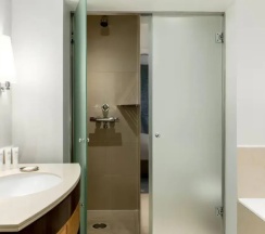 Двухместный люкс Parisian Corner двуспальная кровать в Renaissance Paris Vendome Hotel