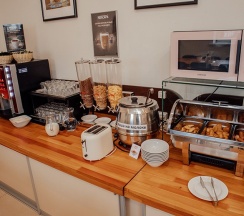 Стандартный номер (окнами во двор) в Brothershotel.ru