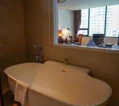 Люкс Deluxe в Hotel Mermaid Bangkok