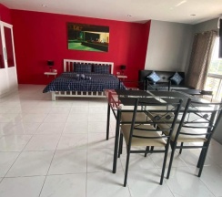 Двухместный номер Deluxe двуспальная кровать в Karon Studio Apartment