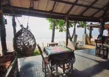 Двухместное бунгало beachfront двуспальная кровать в Horizon Bungalow Restaurant and Bar