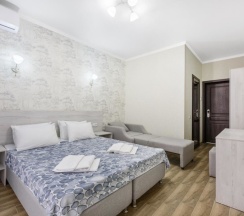 3-х местный комфорт с балконом в White Hotel