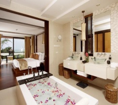 Люкс с бассейном с 2 комнатами с видом на море в Отель Mövenpick Phuket Bangtao