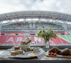 Джуниор Сюит ( 1 двуспальная кровать. 30м.2 с балконом ) в People stadium stories