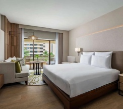Двухместный номер Deluxe с видом на сад двуспальная кровать в Pullman Phuket Karon Beach Resort ex. Hilton Phuket Arcadia Resort