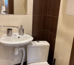 апартаменты номер-студио (ИНДИВИДУАЛЬНЫЙ САНУЗЕЛ ВНЕ НОМЕРА, переулок Кирова, 3, этаж 1) в Everest