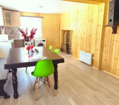 Коттедж с 4 комнатами в Изба/Izba