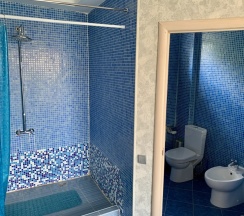 Двухместный полулюкс с балконом и с видом на город двуспальная кровать в 222