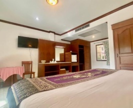Двухместный номер Deluxe Pool Wing двуспальная кровать в Patong Palace Hotel