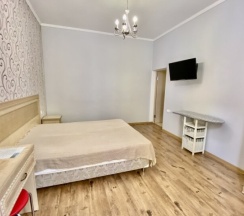 Апартаменты LUX  4 местные  с видом на горы ( 2х спальная кровать или 2 односпальные) в Red Rose